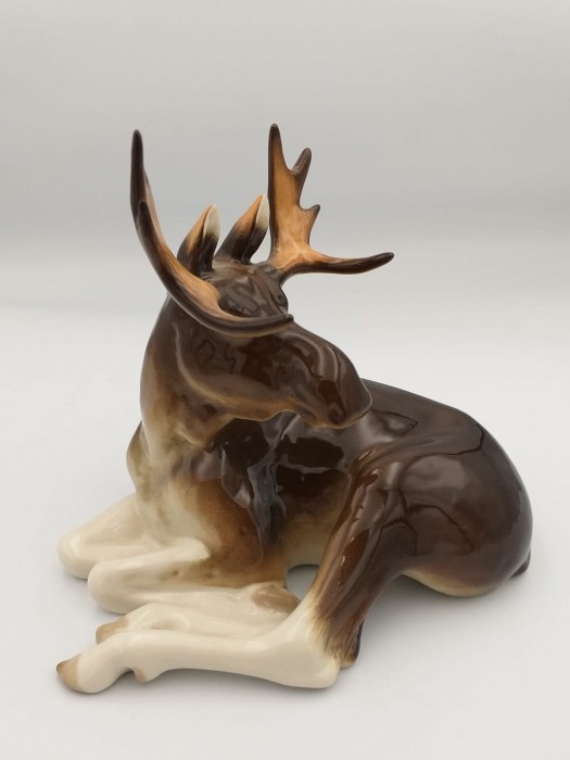 FIGURKA PORCELANOWA Łoś leżący
