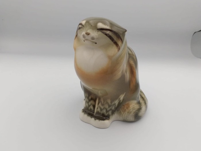 FIGURKA PORCELANOWA Dziki kot-żbik