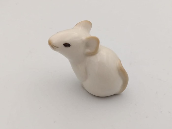 FIGURKA PORCELANOWA Myszka biała
