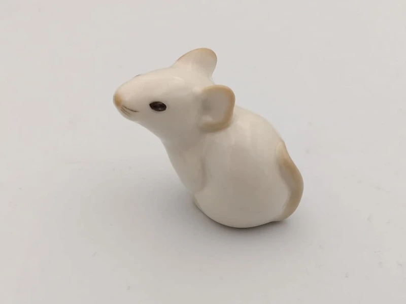 FIGURKA PORCELANOWA Myszka biała