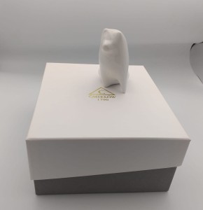 Figurka porcelanowa pies Chow Chow biały