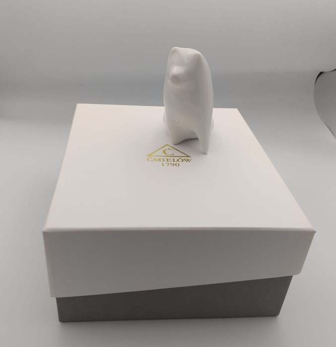 Figurka porcelanowa pies Chow Chow biały