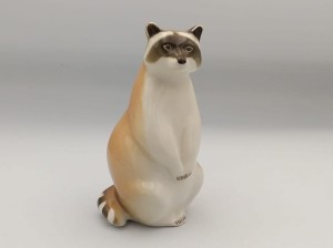 FIGURKA PORCELANOWA Jenot stojący (200-0131)