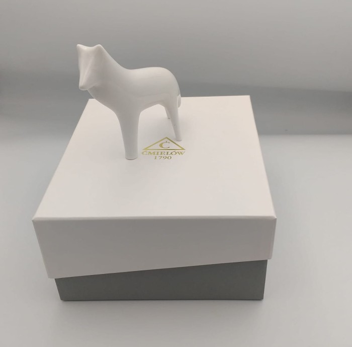 FIGURKA PORCELANOWA WILK ĆMIELÓW