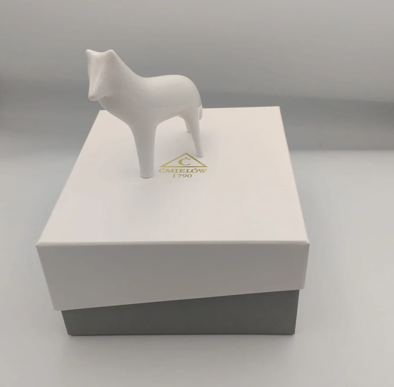 FIGURKA PORCELANOWA WILK ĆMIELÓW