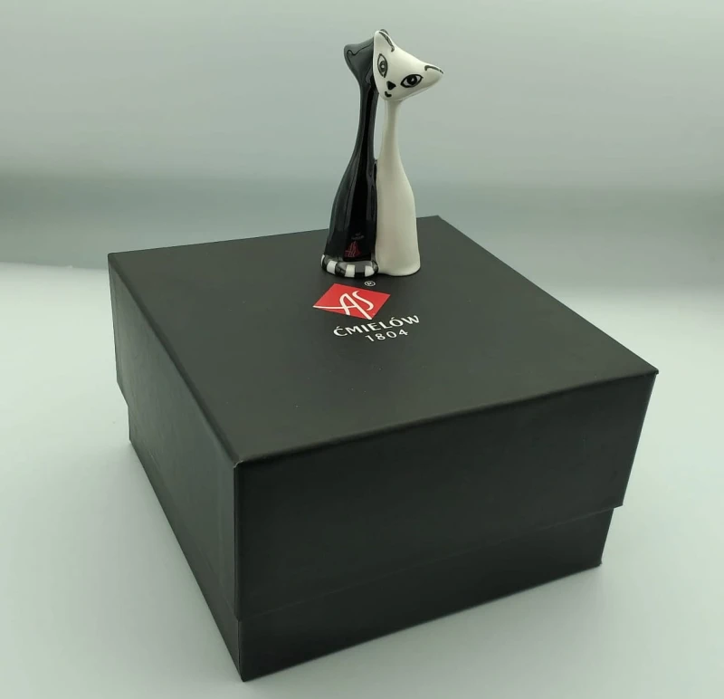 FIGURKA PORCELANOWA AS ĆMIELÓW KOTEK BIAŁY I CZARNY