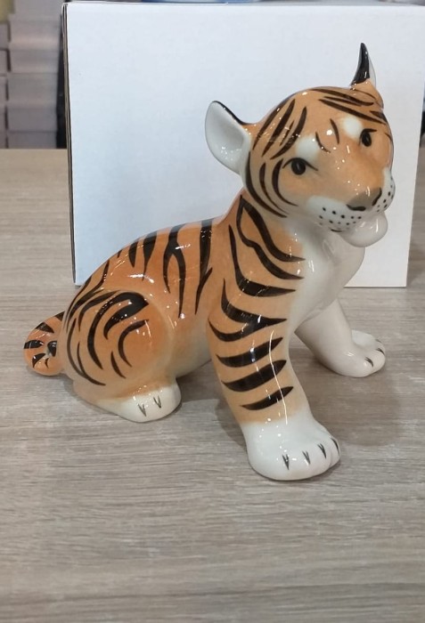 FIGURKA PORCELANOWA Tygrysek