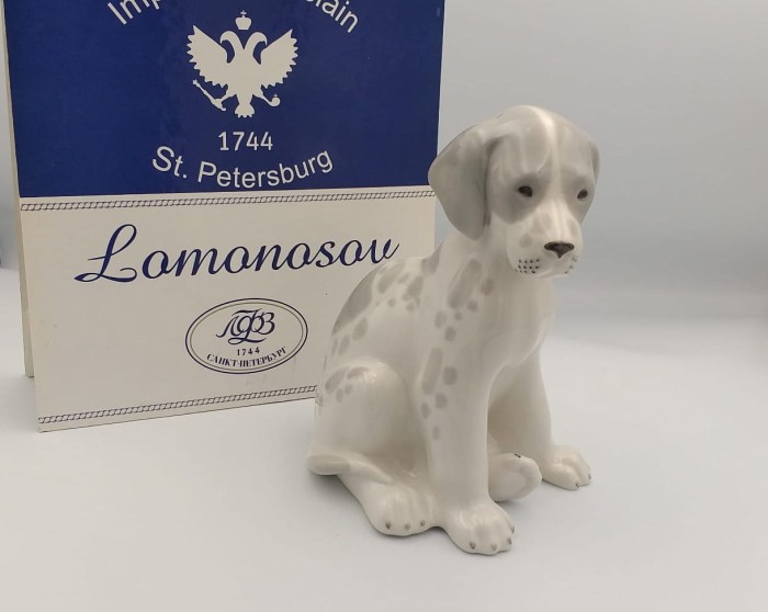 FIGURKA PORCELANOWA PIES Szczeniaczek