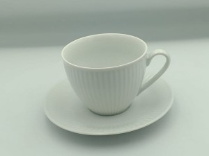 Filiżanka ze spodkiem 320 ml Dalia biała C001