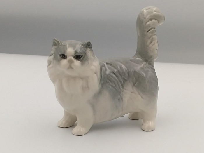FIGURKA PORCELANOWA Kot Perski Patrycja