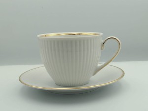 Zestaw 6 filiżanek 320 ml ze spodkami Dalia Złota Linia 3612 z porcelany Ćmielów.jpg