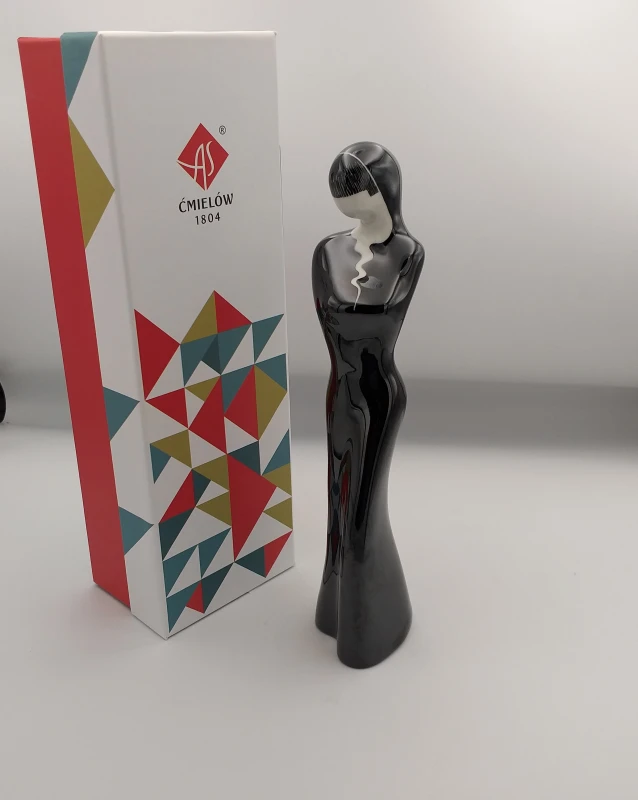 FIGURKA PORCELANOWA Sayako