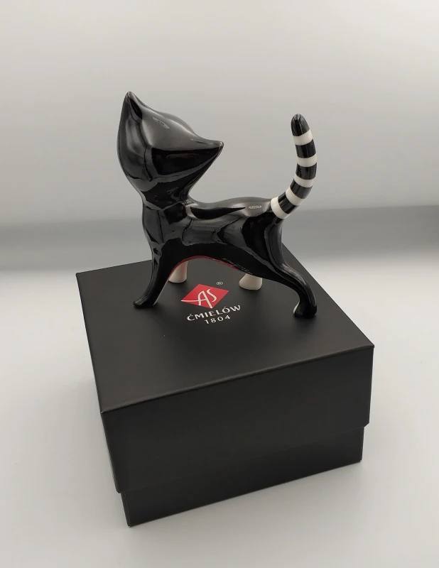 FIGURKA PORCELANOWA KOT FILEMON