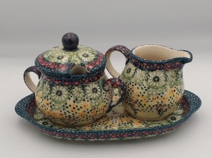 KOMPLET ŚNIADANIOWY cukiernica +mlecznik na podstawce wk52