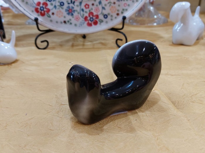 Figurka porcelanowa pies PEKIŃCZYK Ćmielów