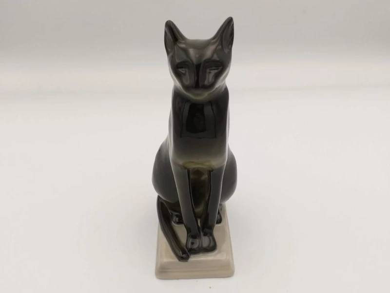 FIGURKA PORCELANOWA KOT EGIPSKI