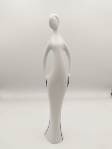 Figurka porcelanowa Lena E899