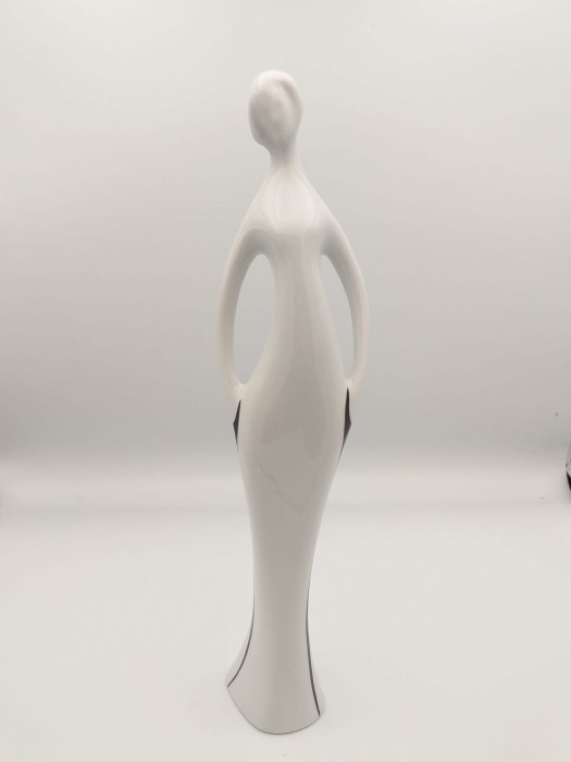 Figurka porcelanowa Lena E899