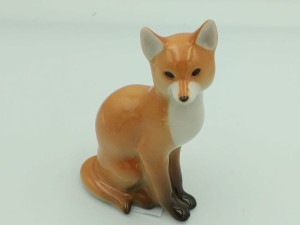 FIGURKA PORCELANOWA Lisek siedzący (200-0029)