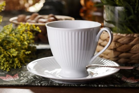 FILIŻANKA ZE SPODKIEM NA NODZE DALIA 250ml C001