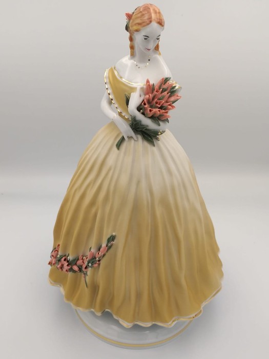 FIGURKA PORCELANOWA Markiza 0060