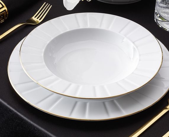 Zestawy talerzy porcelanowych